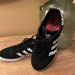 Rare Adidas Giselle sneaker - cute polka dots